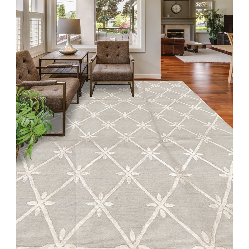 Damask Area Rug in Gray