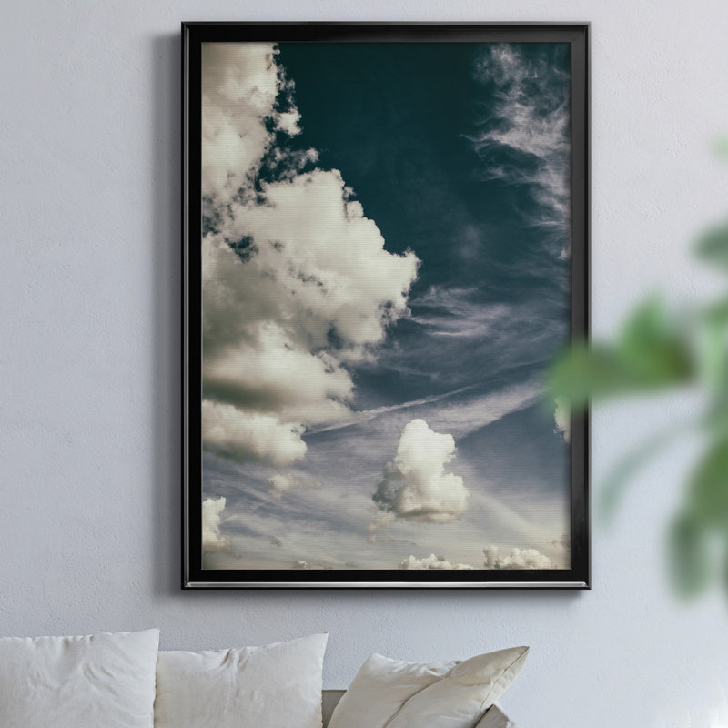 «The Clouds Above» par J Paul, reproduction d'art graphique sur toile encadrée, H 22,5 po x l 30,5 po x P 1,5 po, Noir