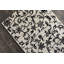 Tapis floral en laine à grande échelle touffeté à la main noir et blanc Ailey Authentic-325546042