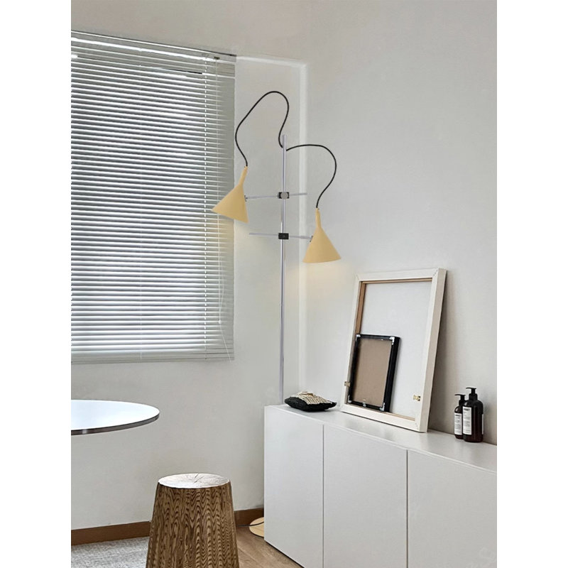 Modern minimalist iron art double-fish floor lamp, Cream
