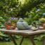Figurine oiseau assis en ciment Chilmark