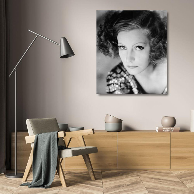 Greta Garbo, H 24 po x l 20 po