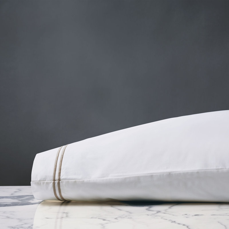 Taie d'oreiller en percale de coton de qualité égyptienne à densité de tissage 200 fils Enzo, Sable, Grand