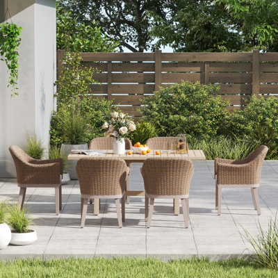 Outdoor 6-person Dining Set With Cushions