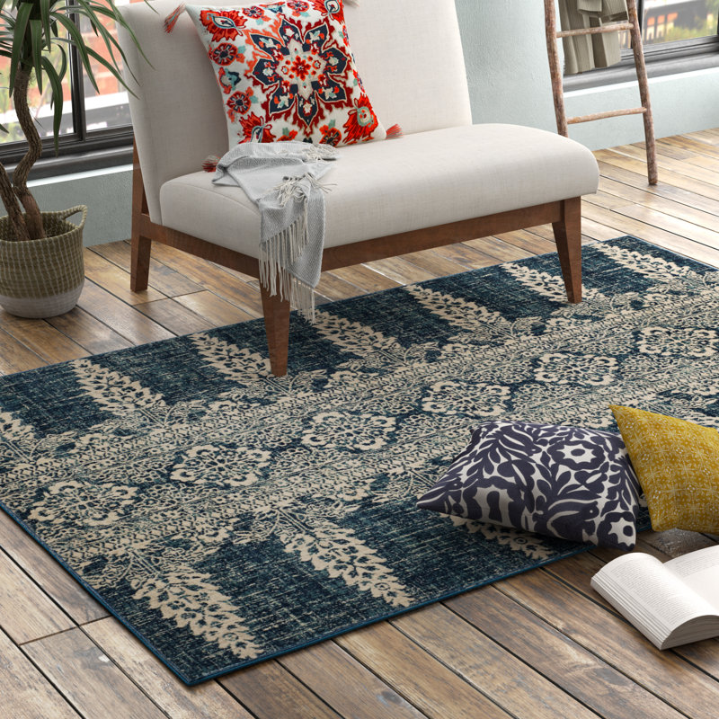 Tapis floral royal / ivoire Annette, Rectangle 5 pi 1 po x 7 pi 6 po