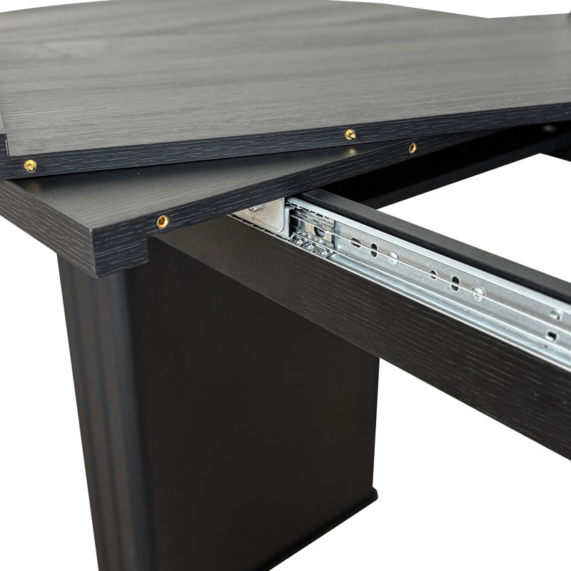 Kitchen extendable dining table