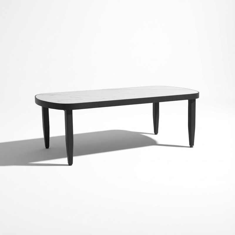 Table basse d'extérieur contemporaine avec plateau en pierre frittée d'aspect marbre et structure en aluminium épurée