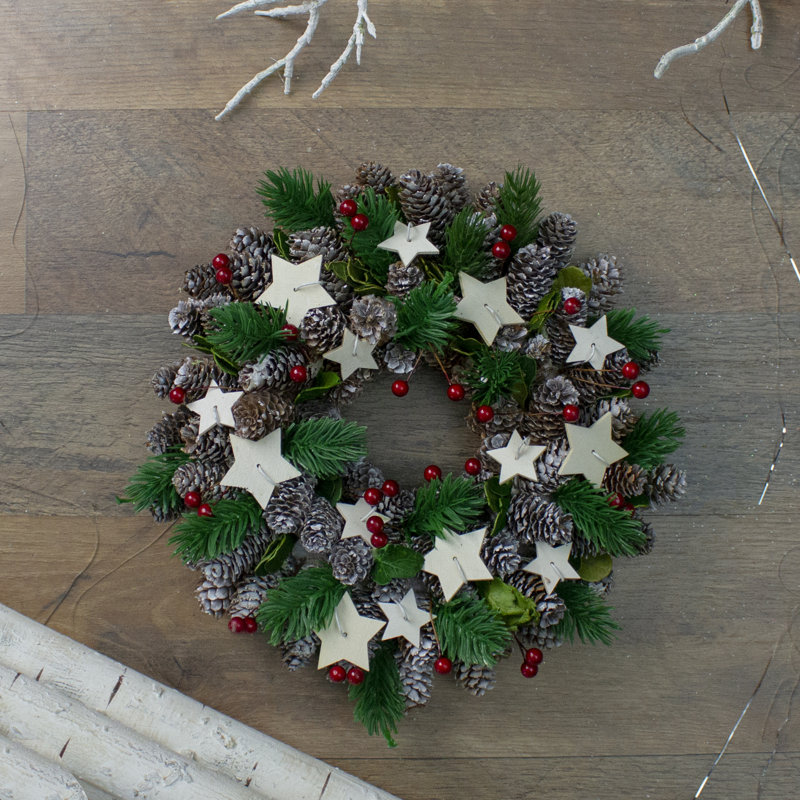 Couronne de pin artificielle pin et baies avec étoiles, H 10,5 po x l 10,5 po x P 8 po