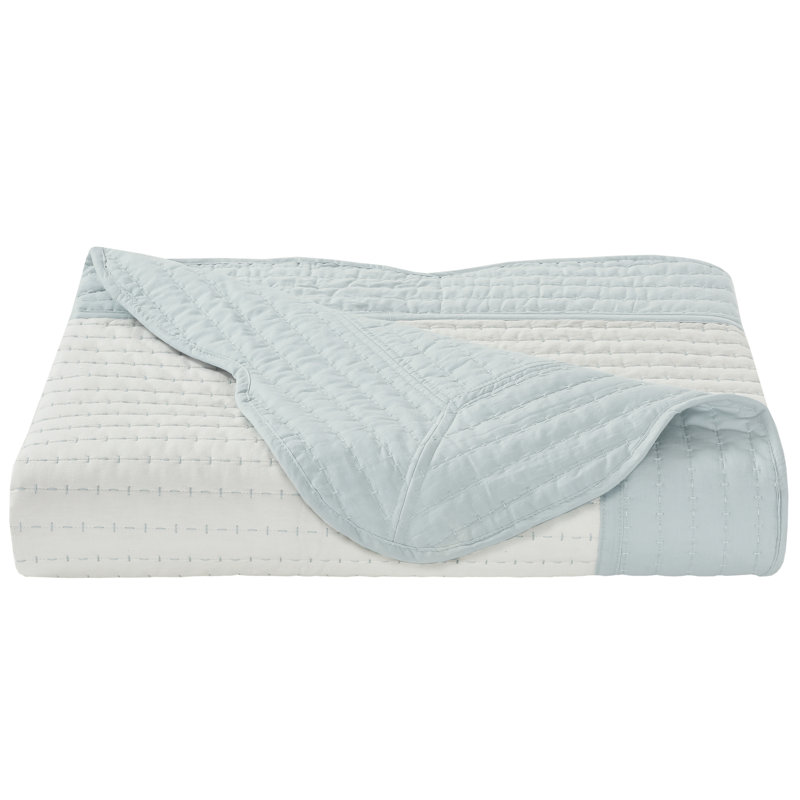 White Cotton Full Quilt with Scallop Trim