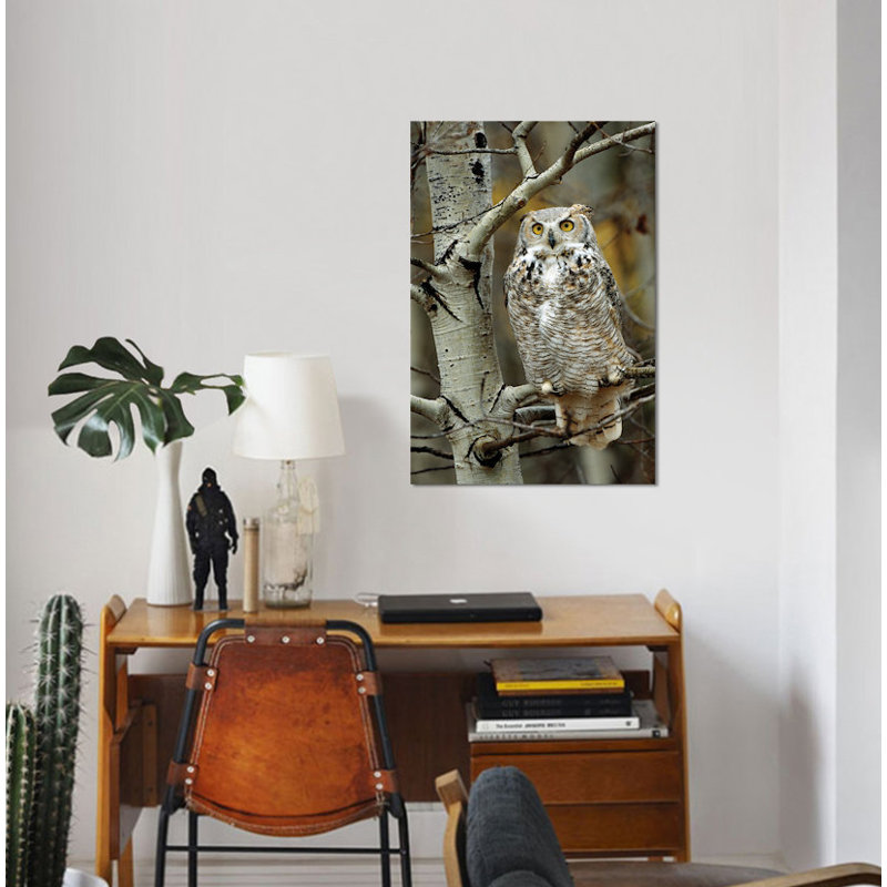 «Great Horned Owl» par Tim Fitzharris - reproduction d'art sur toile tendue sur châssis, H 26 po x l 18 po x P 1,5 po