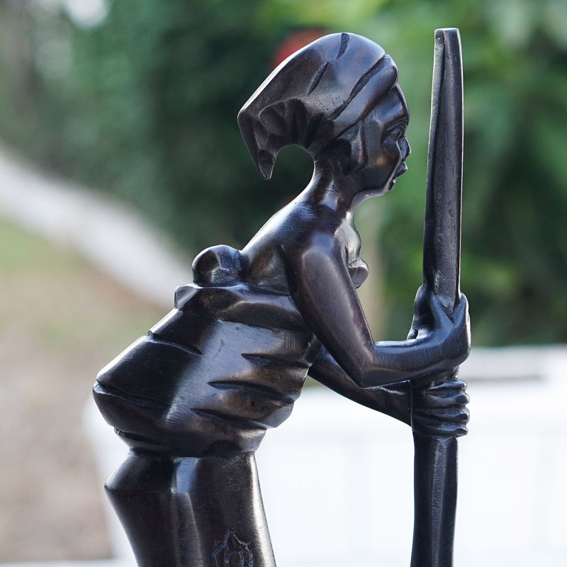Figurine assidue Mère I