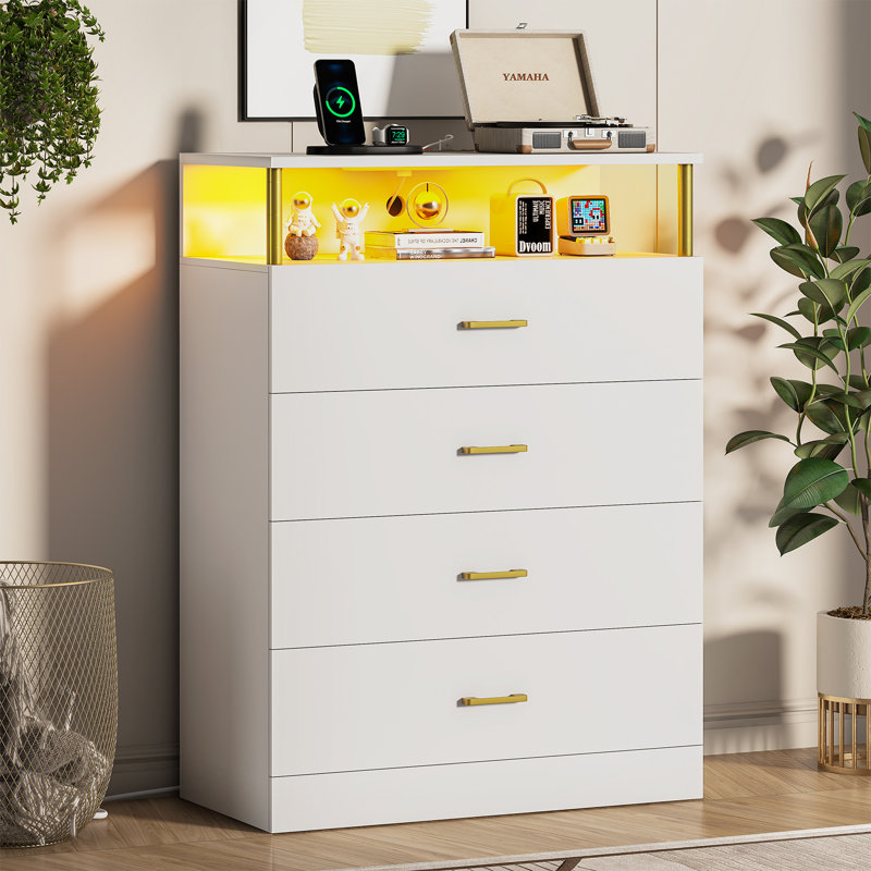 Jahlisa 29.5'' W 4 - Drawer Dresser, White/Gold