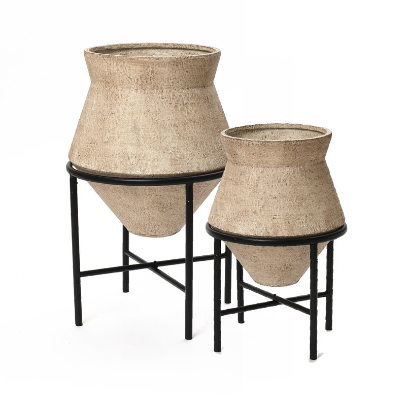 Chanhassen Distressed Metal Cauldron Cachepot with Stand, Rustic Brick Red