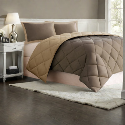 Ensembles de literie Ultimate Comfort, courtepointe en polyester, style réversible pour des nuits douillettes