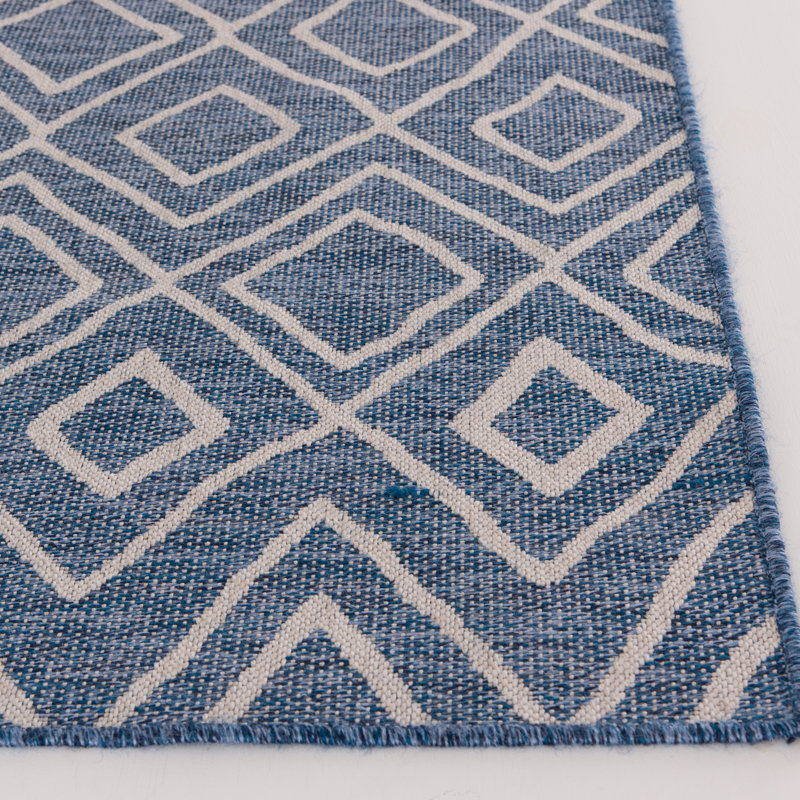 Geometric Indoor / Outdoor Rug, Rectangle 5' x 8'