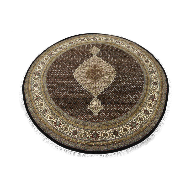 Tapis 9 pi 8 po x 9 pi 11 po