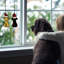 Panneau de vitrail 5,5 "H Pups In Santa Hats