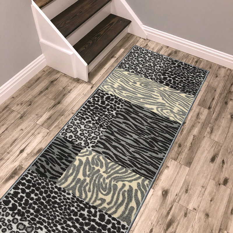 Tapis gris à imprimé animalier Driscoll, Tapis de couloir 1 pi 10 po x 9 pi