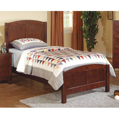 Baelynn Panel Bed