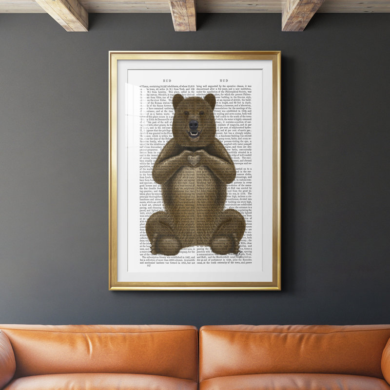 3_Bear and Hand Heart, reproduction encadrée de qualité supérieure - prête à être accrochée, Or, L 30,5 po x H 42,5 po
