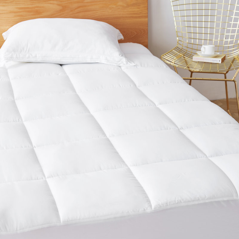 Protège-matelas antibactérien en duvet synthétique, Grand