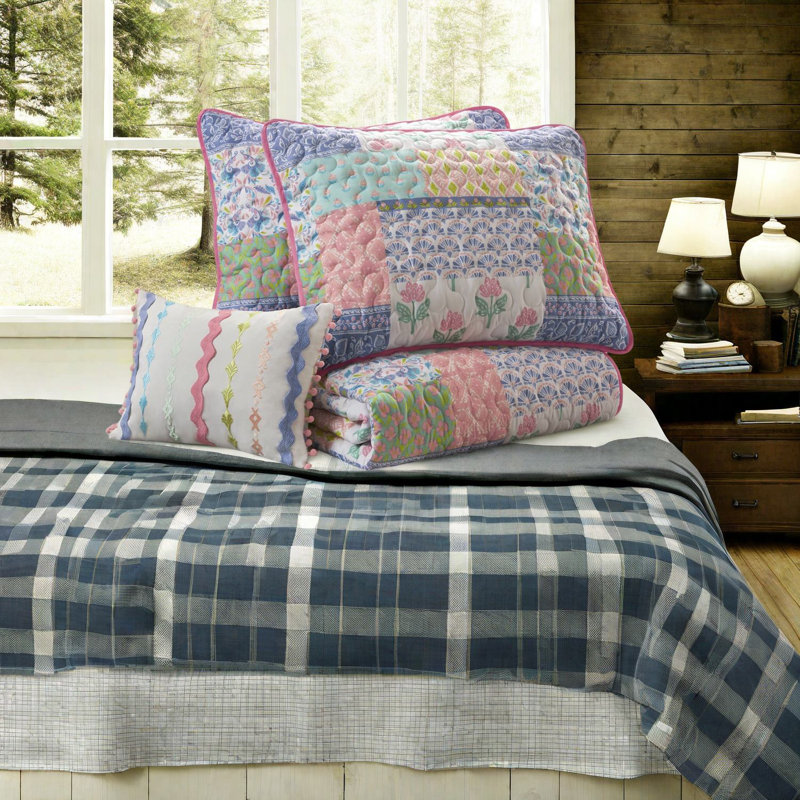 Vibrant Quilt Bedding Sets, Lightweight Polyester For Home