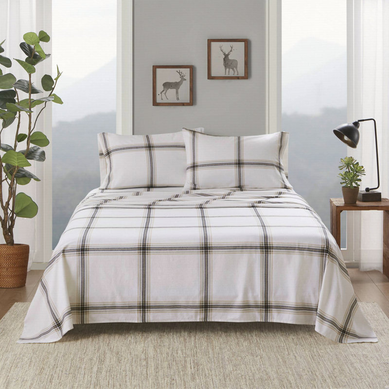 Sheet Set Plaid, Full Coverlet + 3 Additional Pieces
