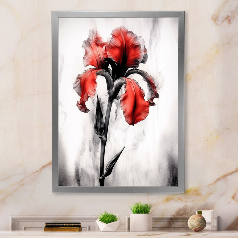 «Red Black Iris Petal I» sur toile, H 44 po x l 34 po x P 1,5 po, Cadre photo argenté