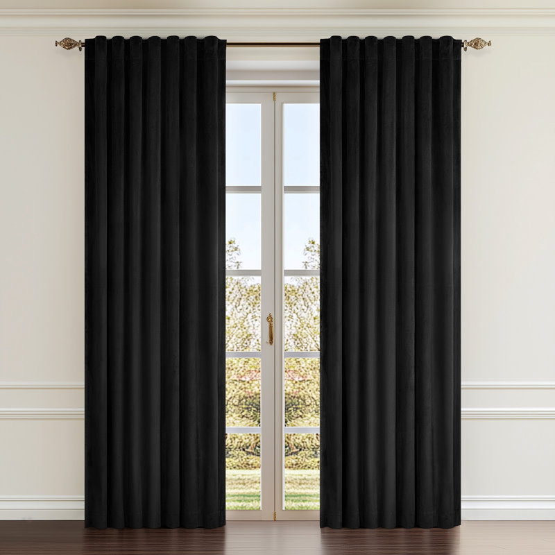 Rideau isolant 100% occultant en velours Alicea, L 52 po x L 84 po, Noir