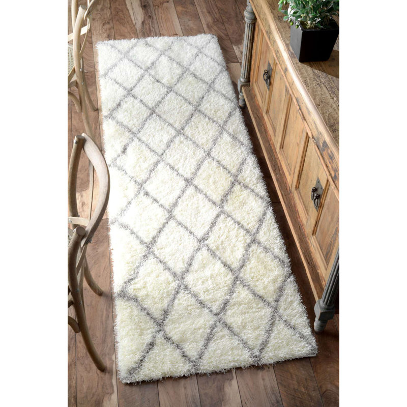 Chaparro Geometric Shag Gray/White Area Rug, Runner 2'8" x 8'