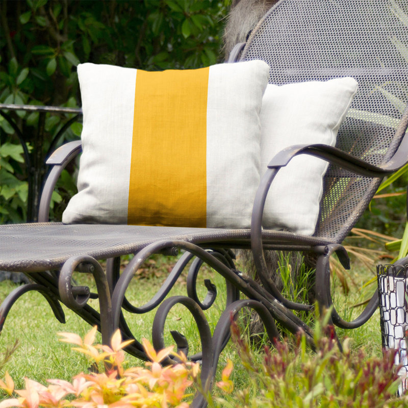  Indoor/Outdoor Throw Pillow, 18" x 18", White/Gold