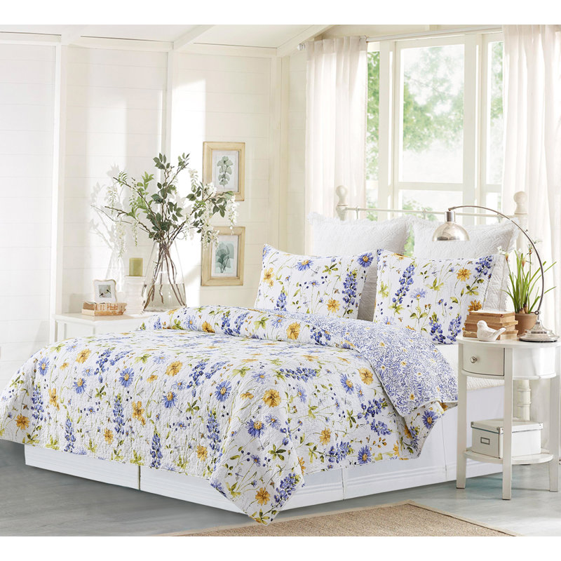 Lovely Blues  Quilt Set, King Quilt + 2 Shams