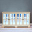 Vitrine blanche antique avec tablettes réglables et matériaux élégants