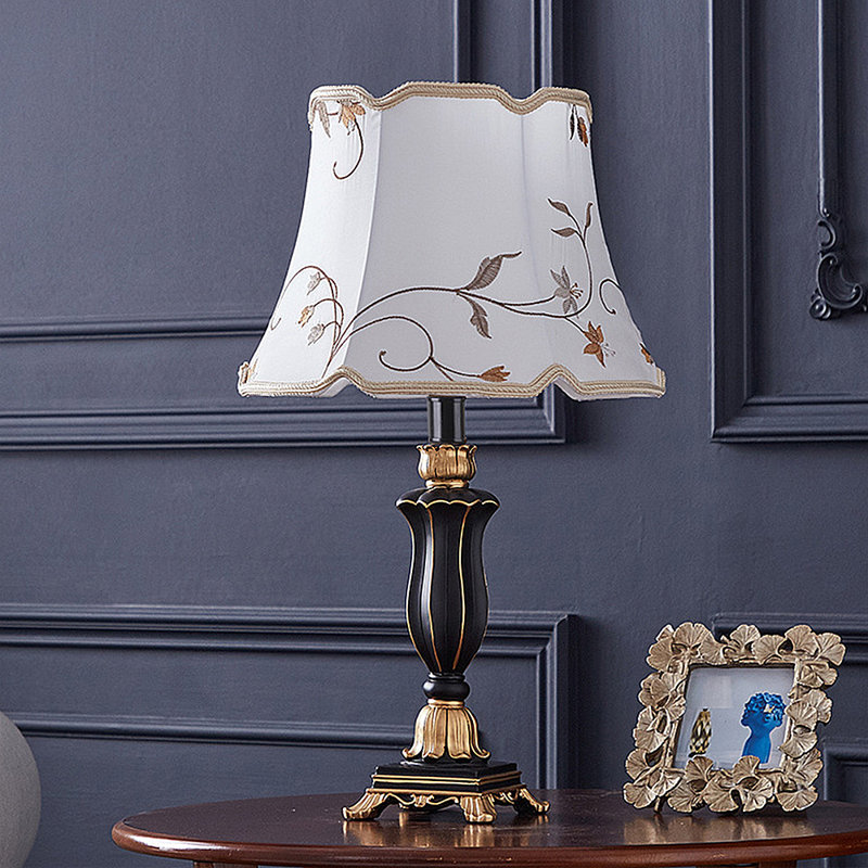 Luxury And Retro American Classical Desk Lamp, Black