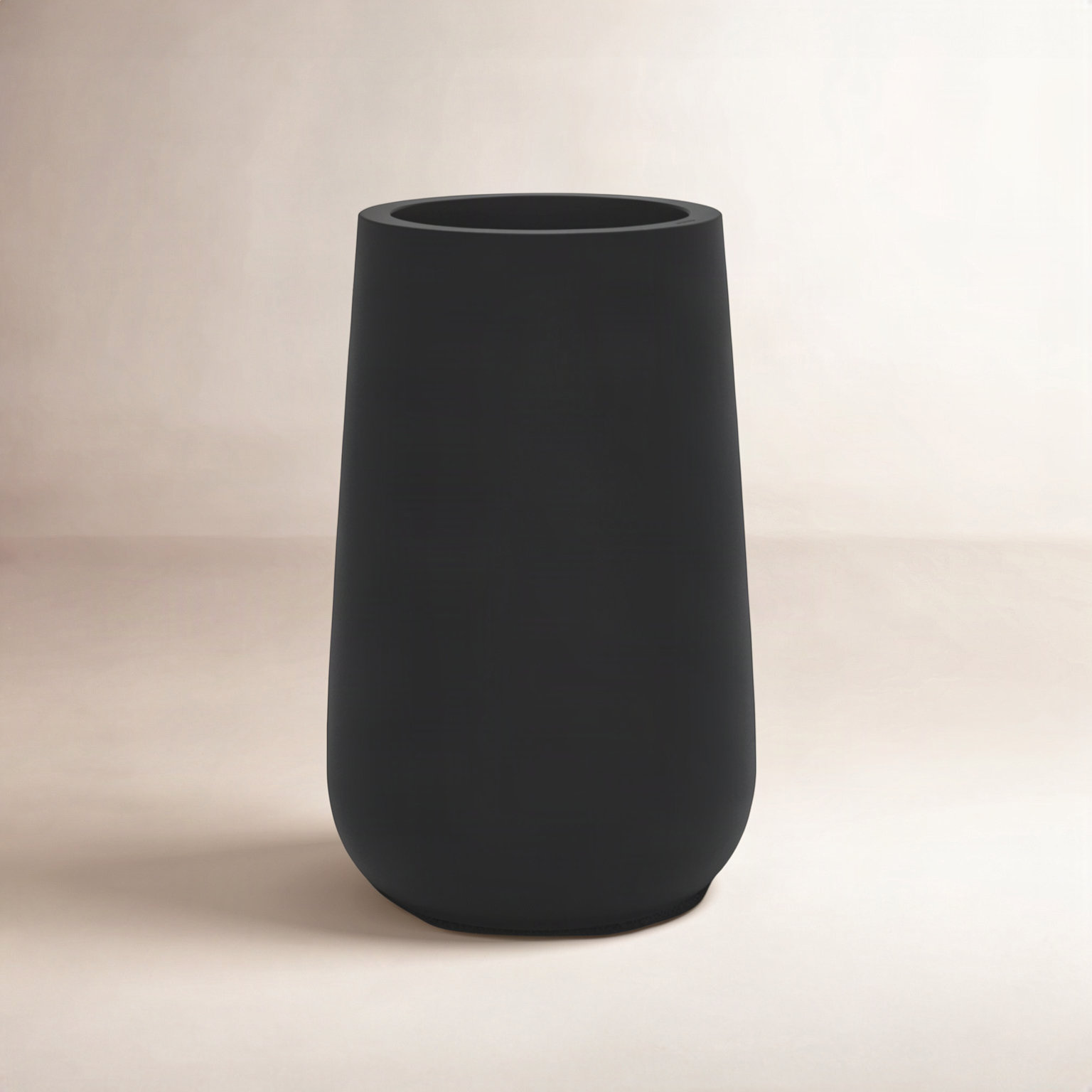 Kisha Pot Planter, Black