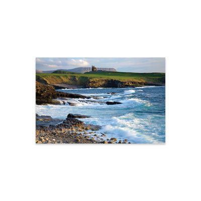 Château de Classiebawn, Mullaghmore, Co Sligo, Irlande, château du 19e siècle avec Ben Bulben au loin sur plastique / acrylique par Irish Image Collection, peinture