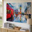 Toile «A Vibrant City Scene In London» avec deux bus rouges emblématiques de l'art mural rouge placés au premier plan, art mural reflétant sur toile-538761384
