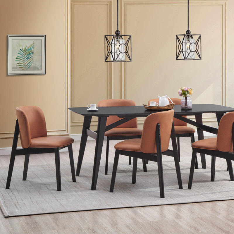 Paire de chaises d'appoint rembourrées - Élégantes et durables, ces 2 chaises à dossier solide sont disponibles en option.