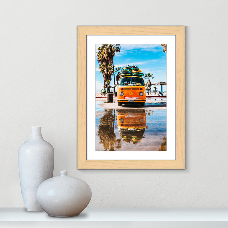 «Coastal Cruiser» par Tyler Nix, H 24,5 po x l 18,5 po x P 1,25 po, Cadre cubique naturel, Blanc mat