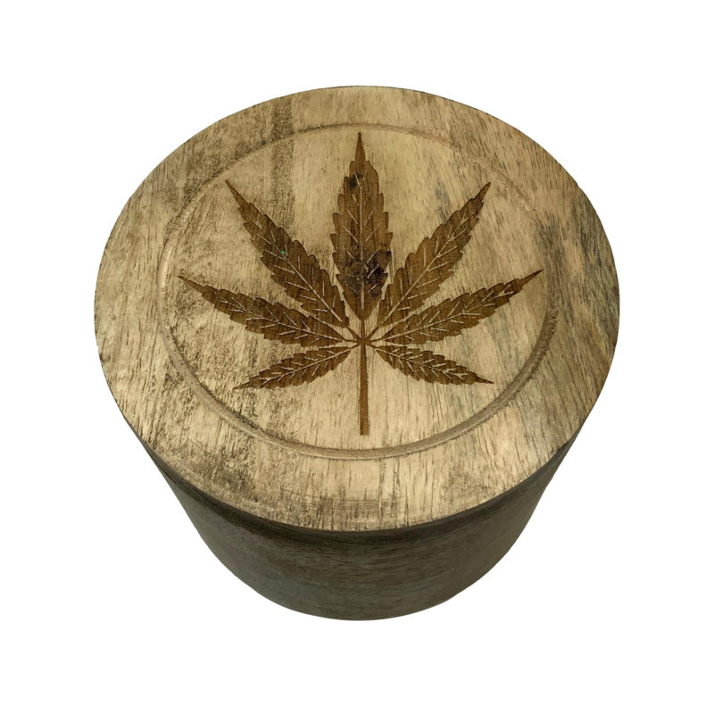 Boîte recouverte de cannabique naturel