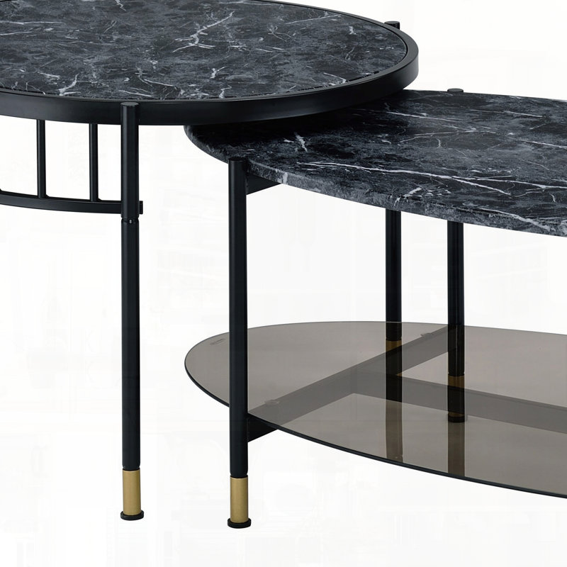 Table gigogne peu encombrante avec plateau en pierre reconstituée