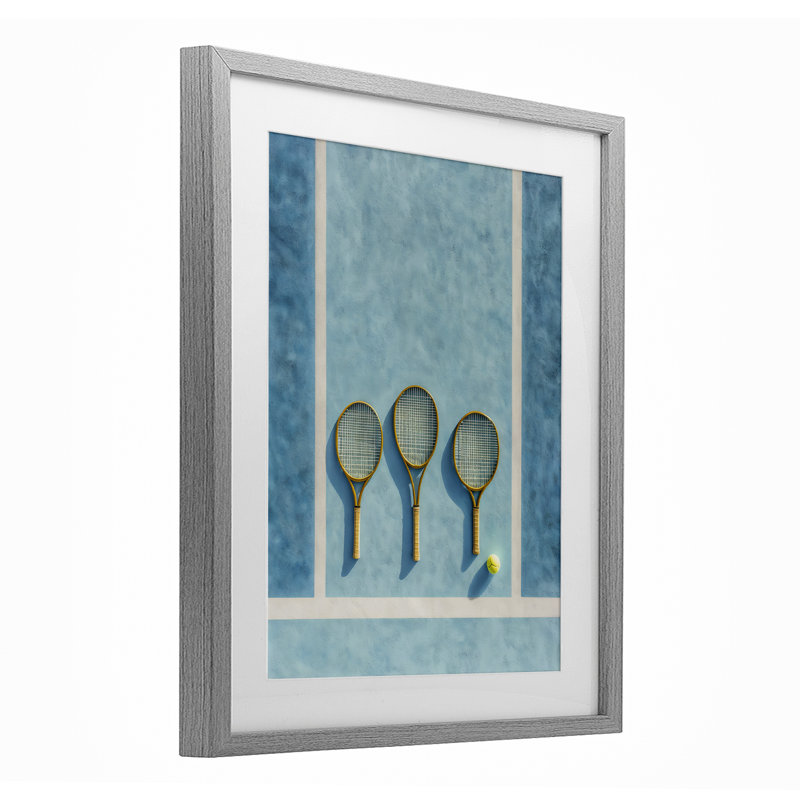 «Tennis Racket Trio», reproduction sous verre encadrée, design par Franklyn Gregory, Cadre de ferme gris, H 16 po x l 13 po