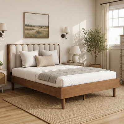 Lit en bois avec tête de lit capitonnée à touches de piano et cadre renforcé