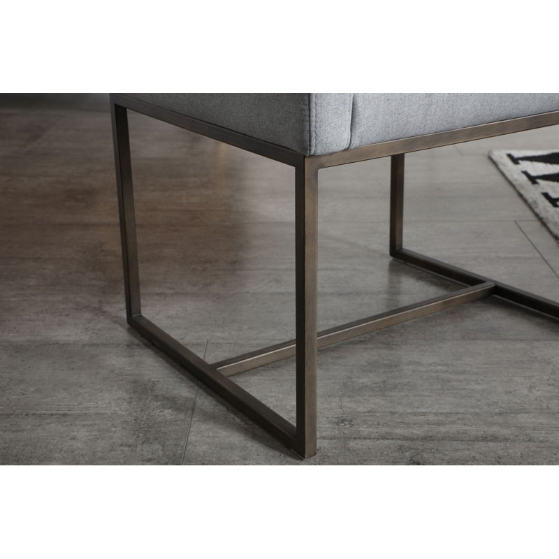Chaise de salle à manger rembourrée en tissu gris et laiton antique, Grey