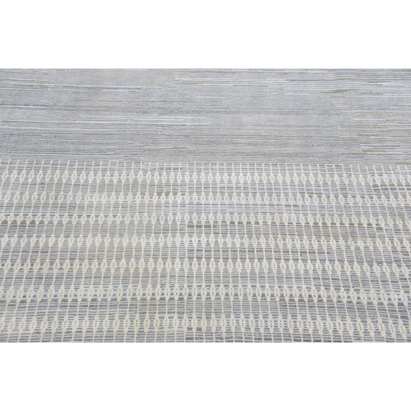 Hand Knotted Area Rug in Ivory/Gray