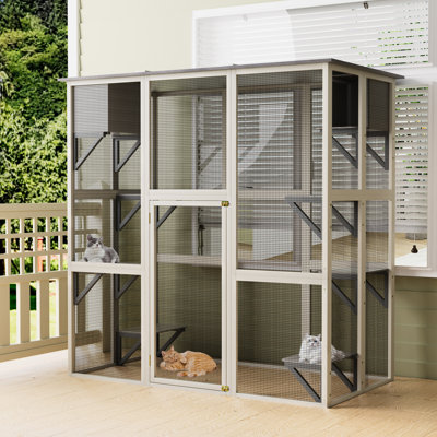 Extérieur en bois gris, toit en asphalte, 6 plateformes de saut, 2 aires de sieste, cage de longue durée pour chat