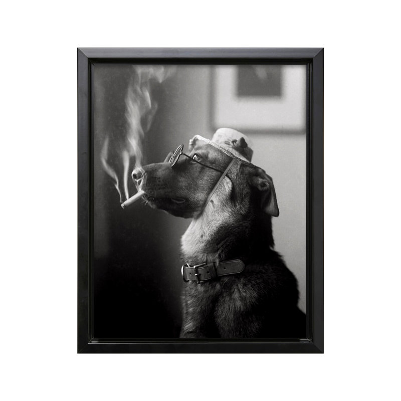 Chien chic fumant une cigarette, Cadre noir, Canevas, H 12 po x l 16 po