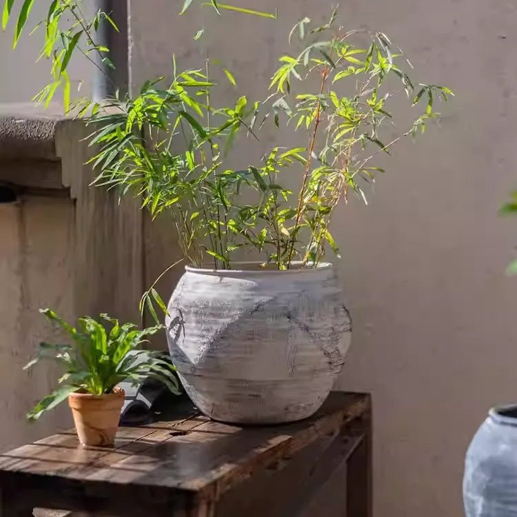 Sierra Round Pot Planter, Gray White
