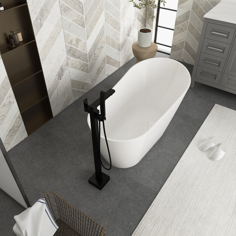 x Freestanding Soaking Plastic / Acrylic Bathtub