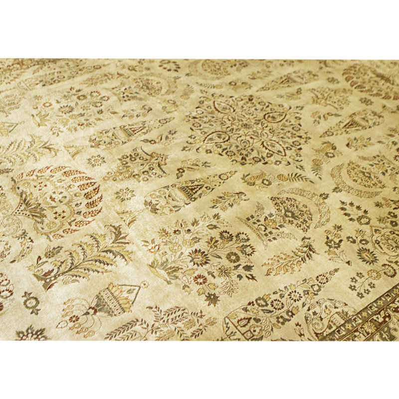 Hand Knotted Wool Area Rug in Gold And Beige